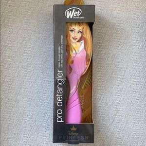 NIB Wet Brush Detangler Disney Princess Aurora